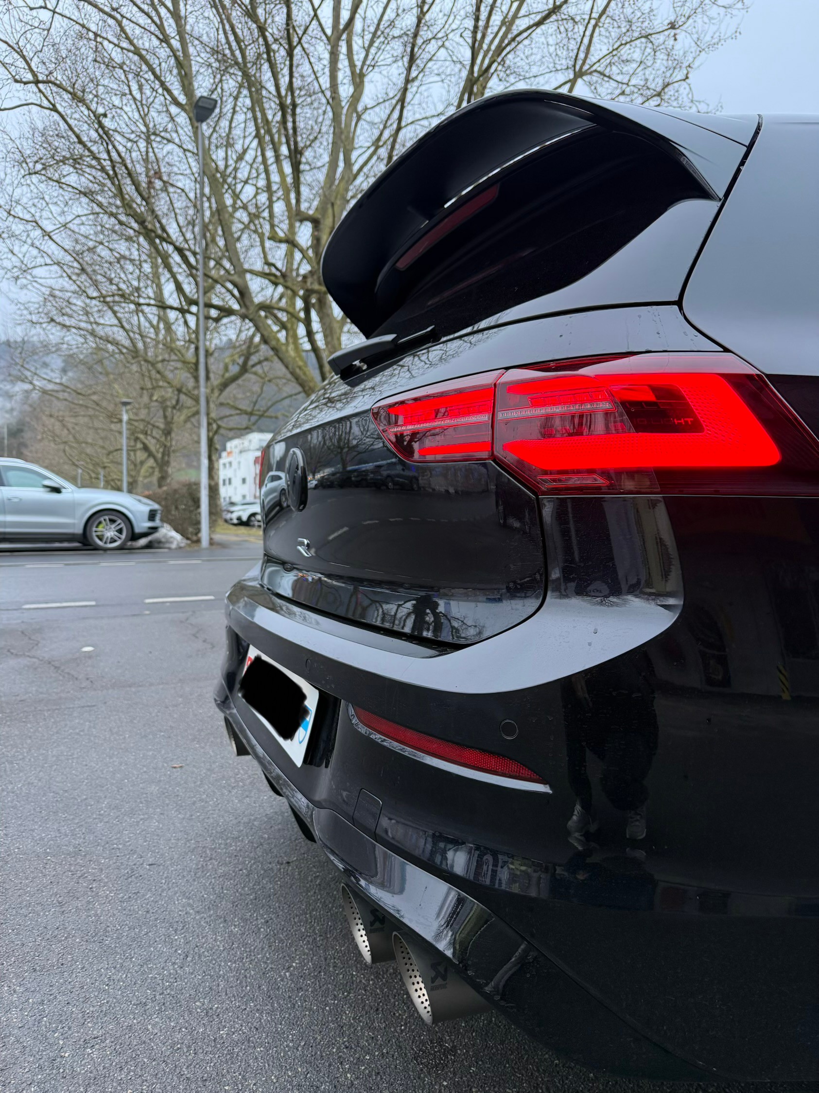 VW Golf R-image-2