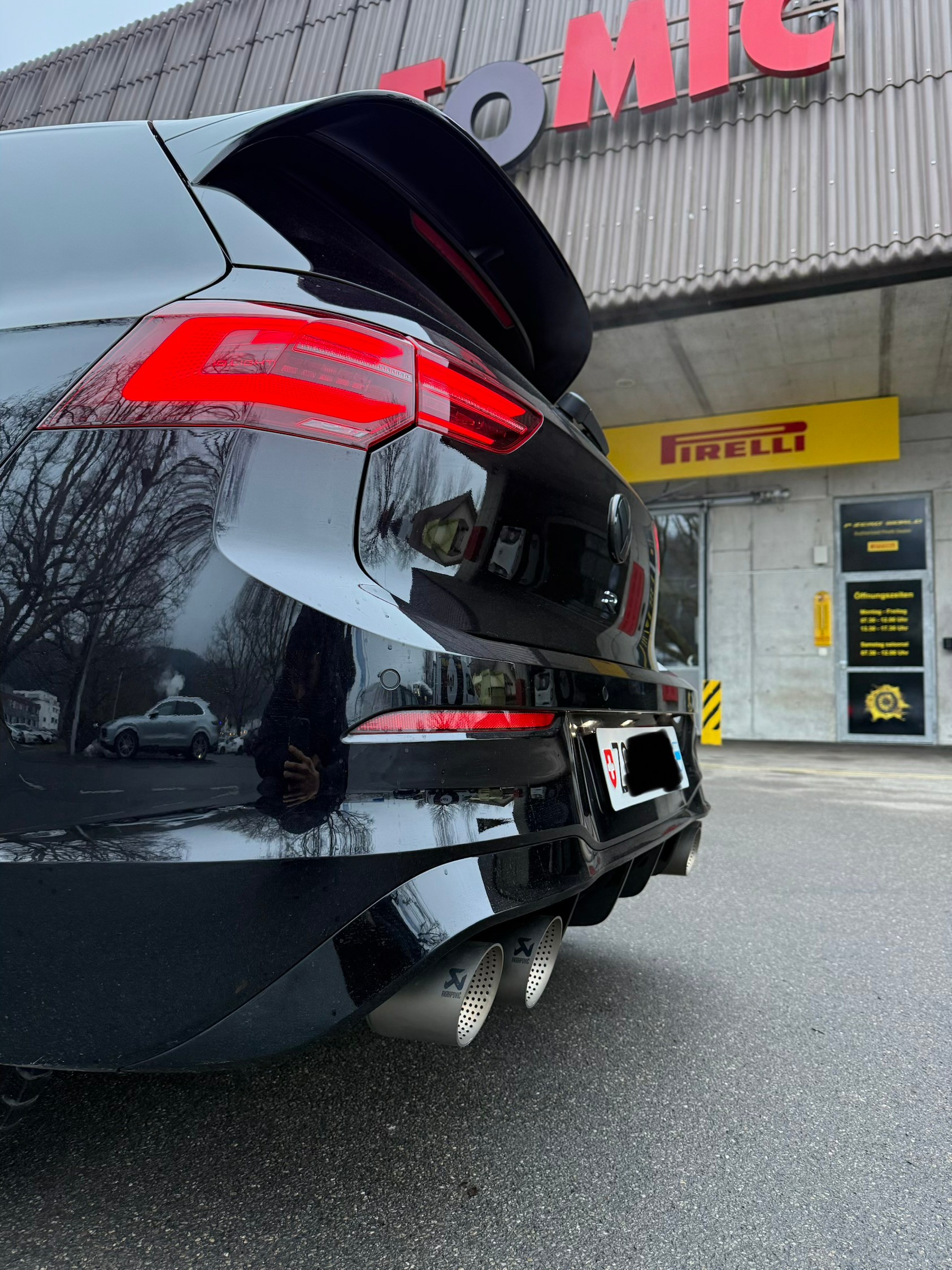 VW Golf R-image-4