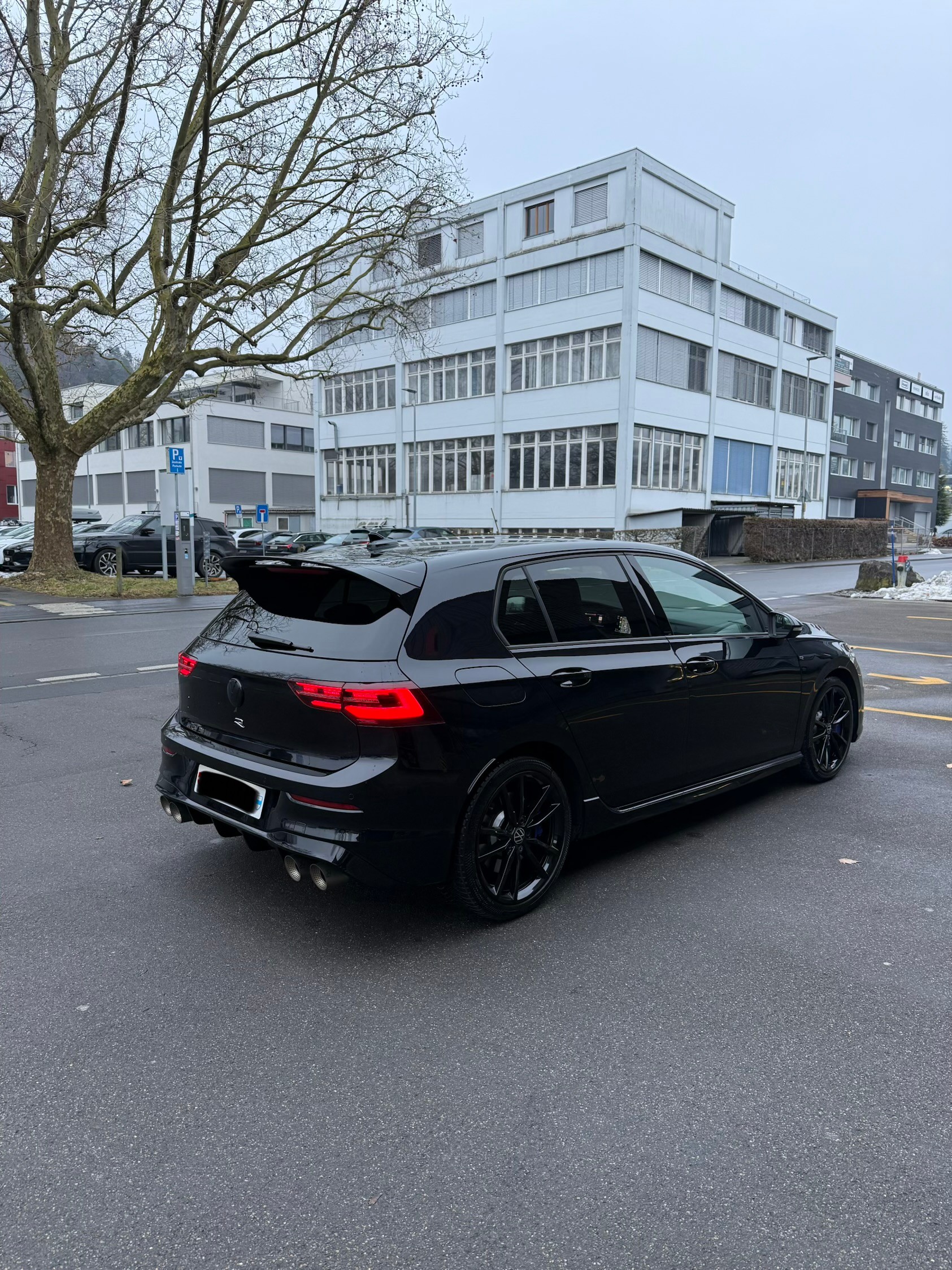 VW Golf R-image-1