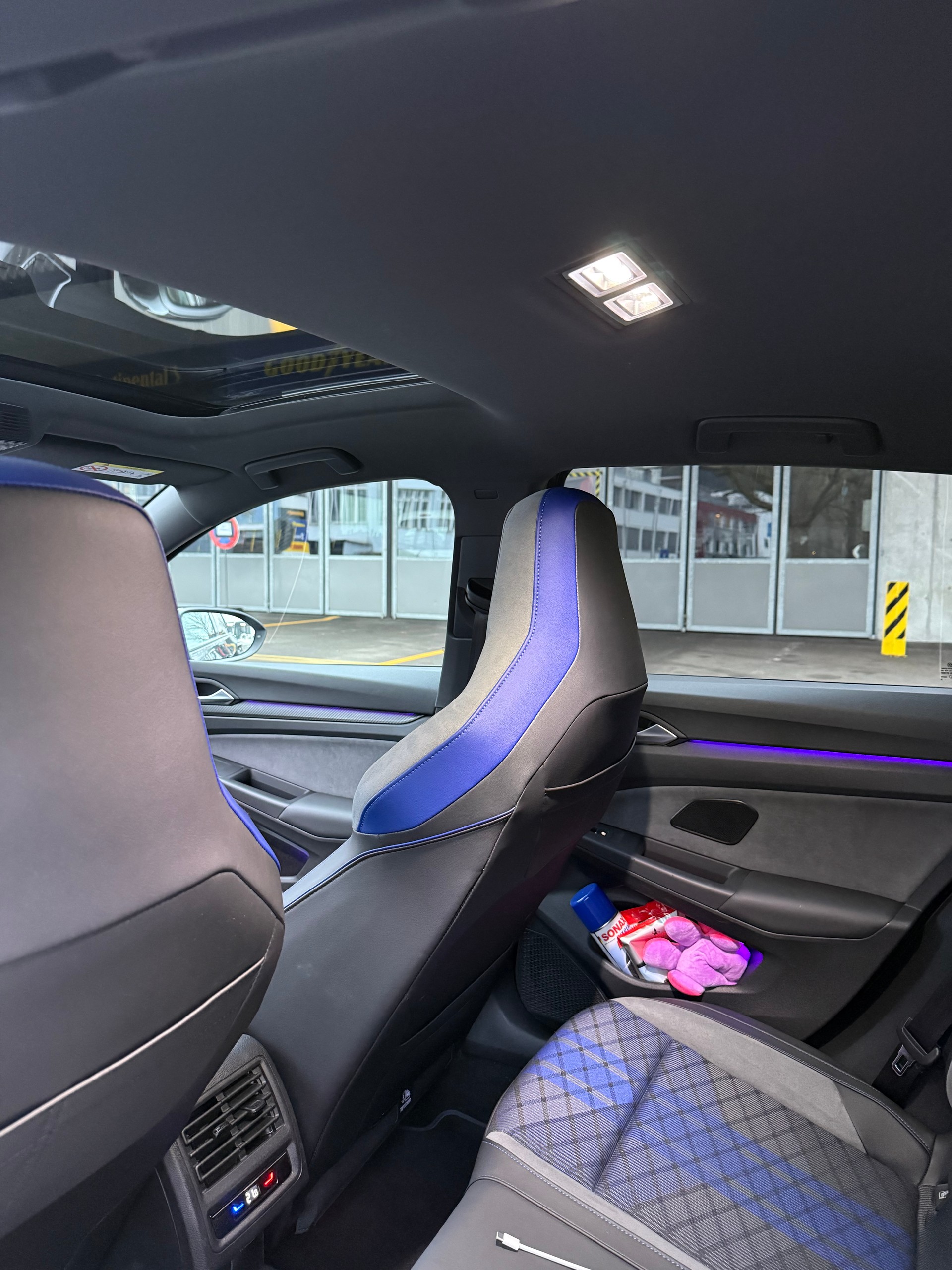 VW Golf R-image-9