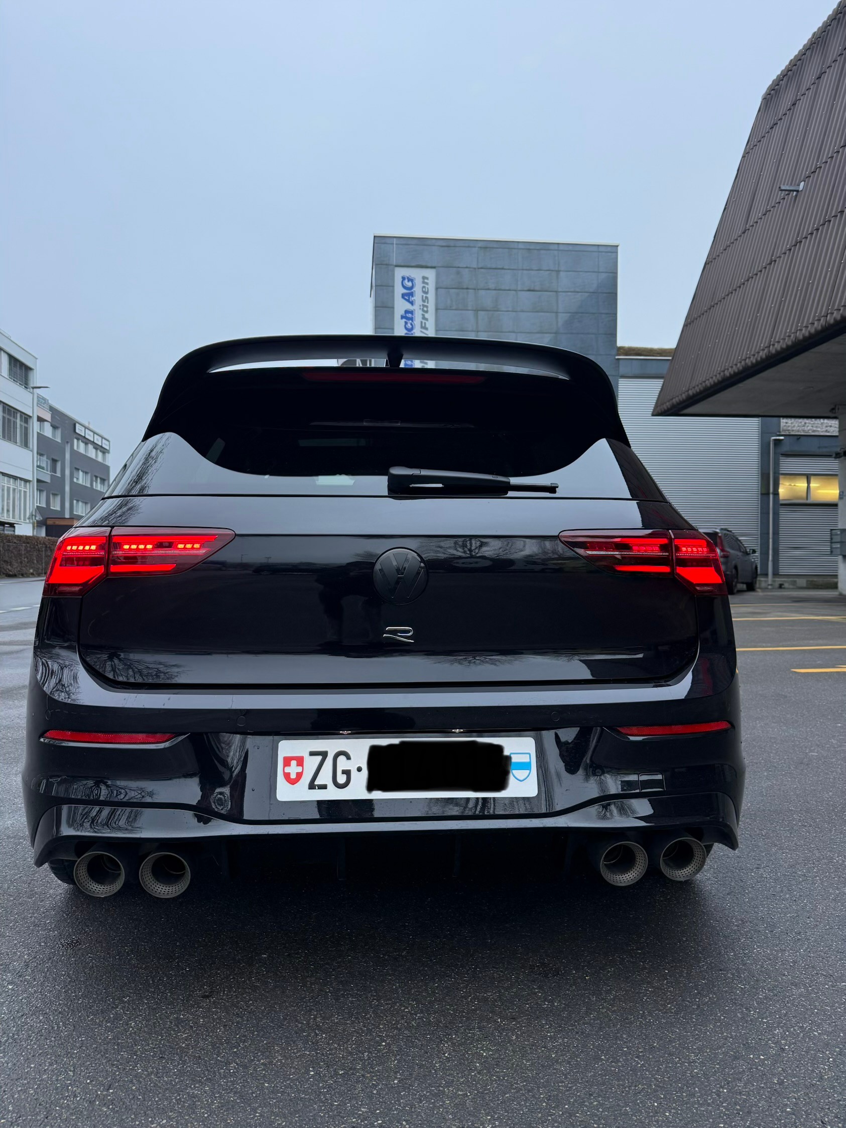 VW Golf R-image-3