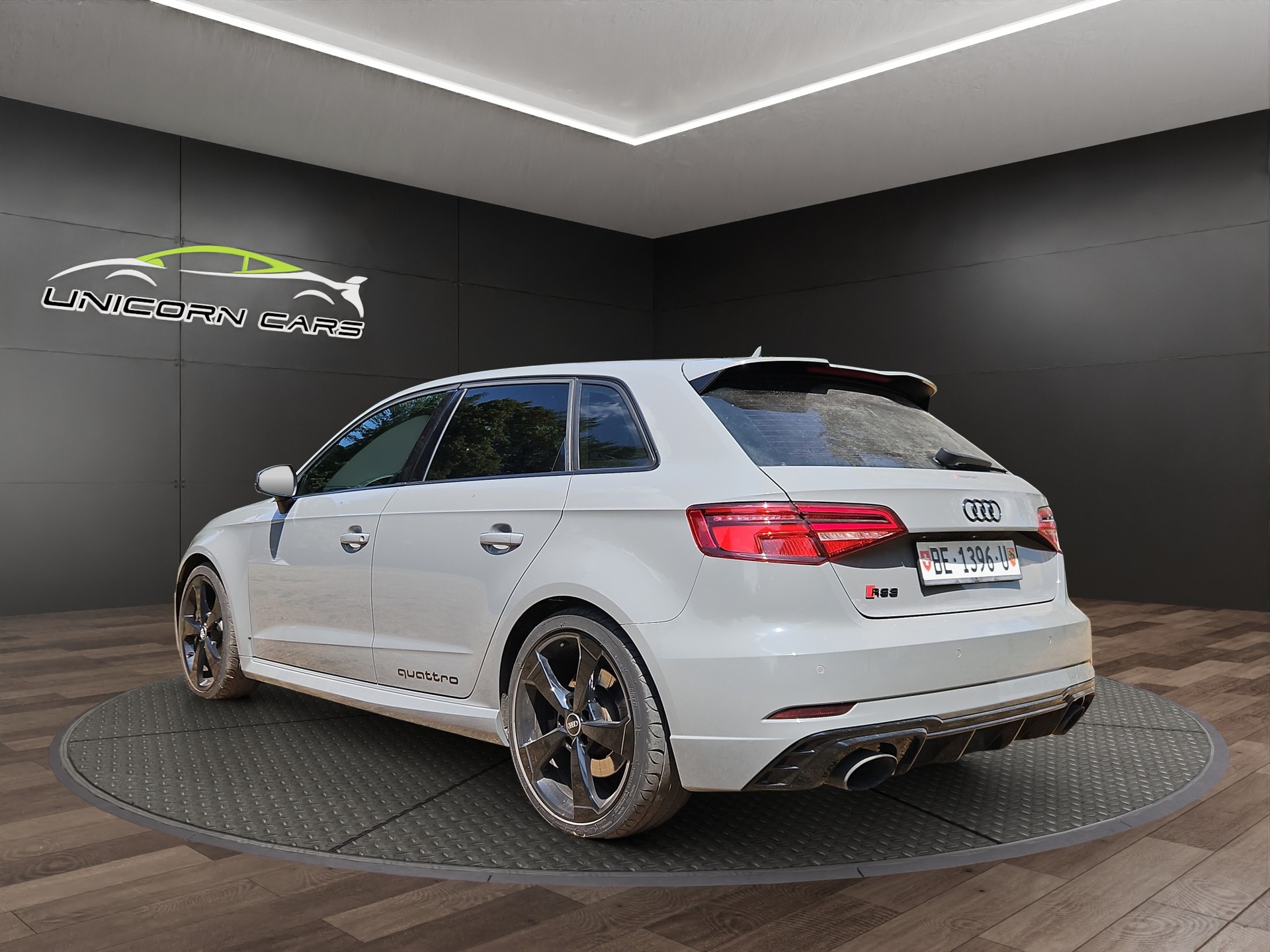 AUDI RS3 Sportback 2.5 TSI quattro S-tronic-image-7