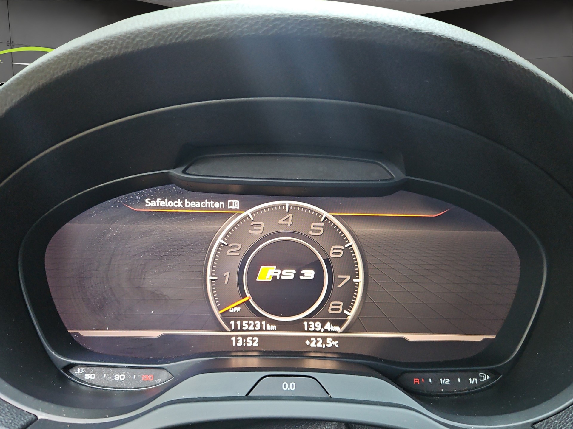 AUDI RS3 Sportback 2.5 TSI quattro S-tronic-image-23