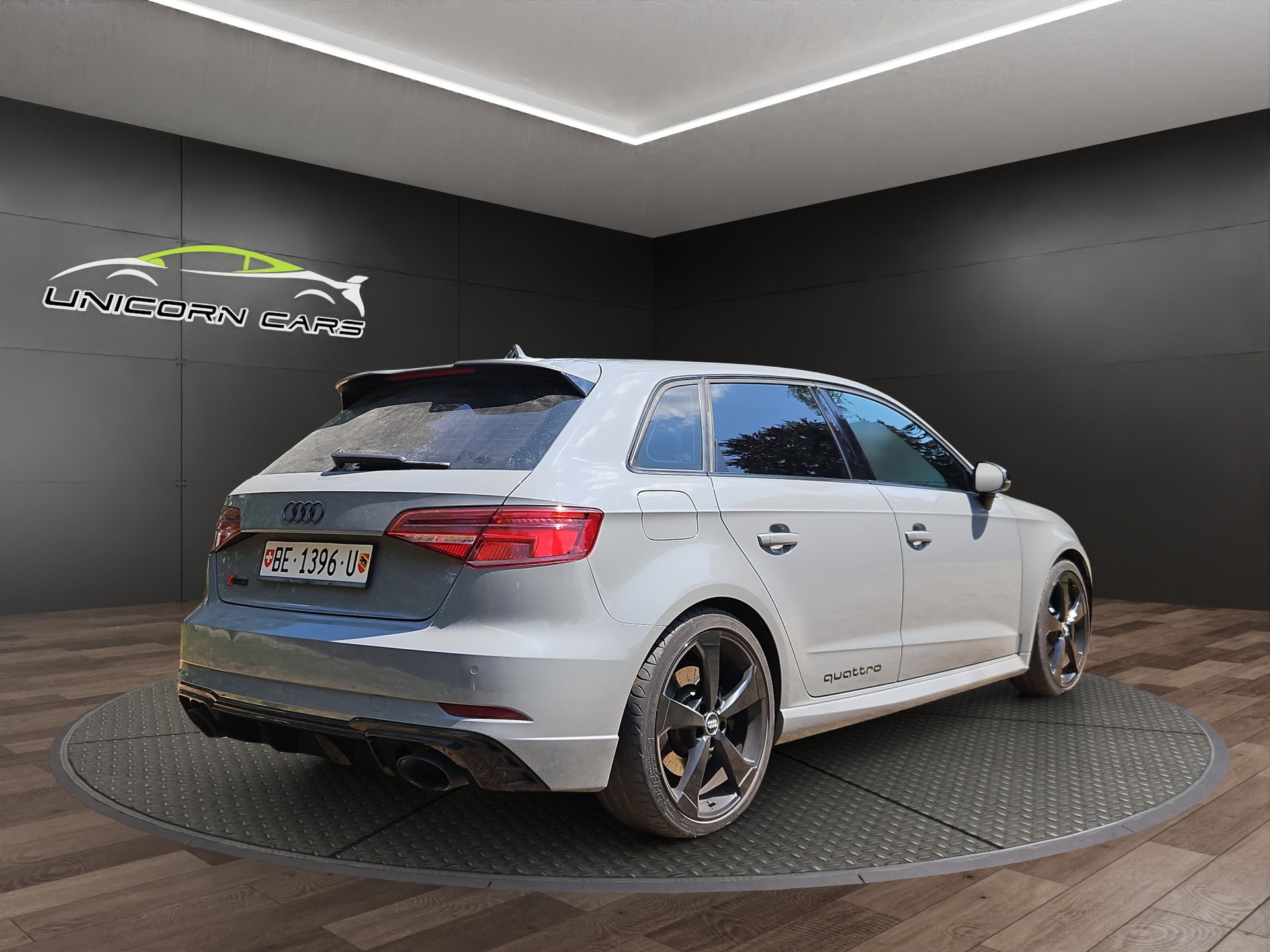 AUDI RS3 Sportback 2.5 TSI quattro S-tronic-showroom-element-2