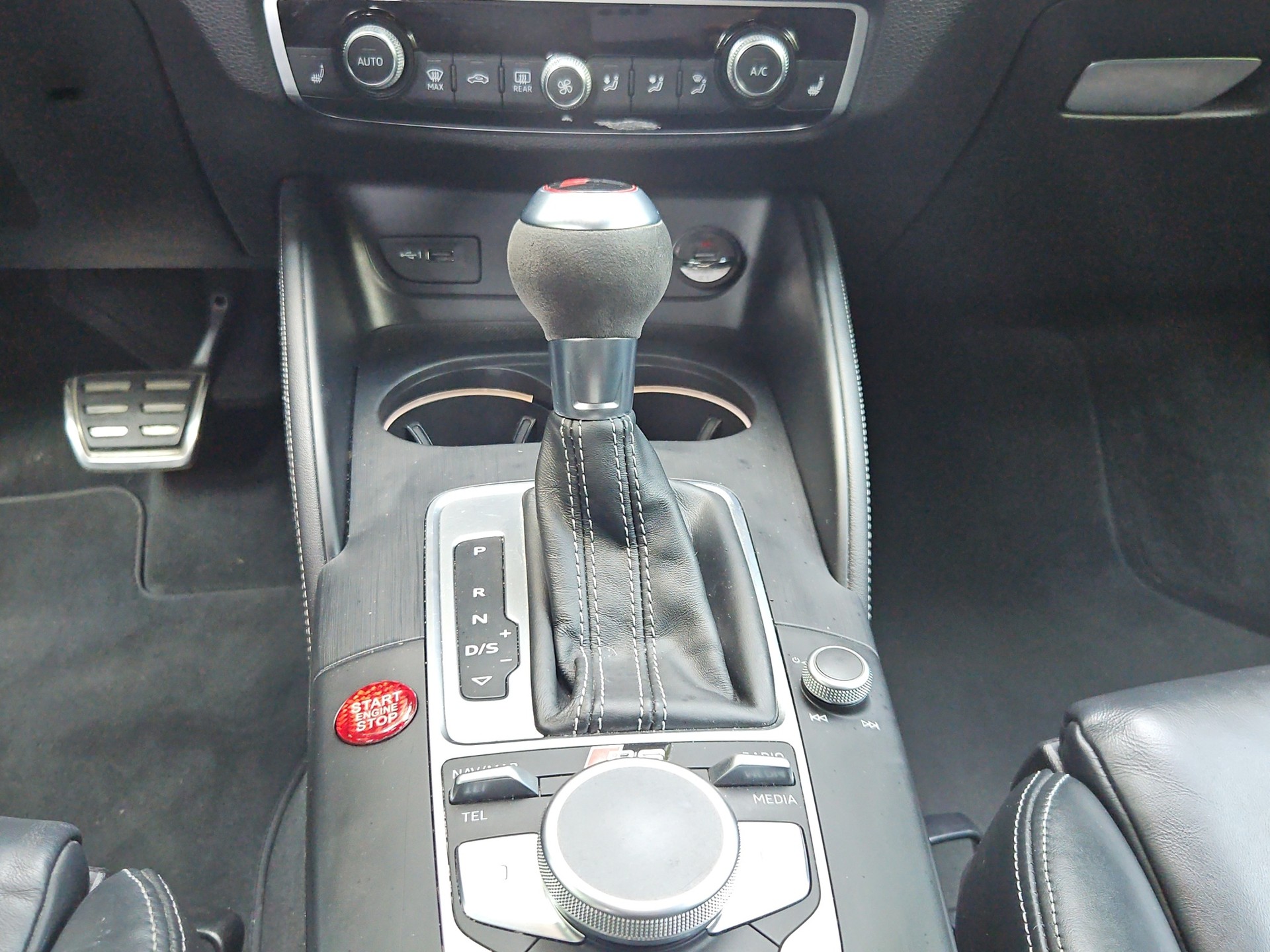 AUDI RS3 Sportback 2.5 TSI quattro S-tronic-image-27