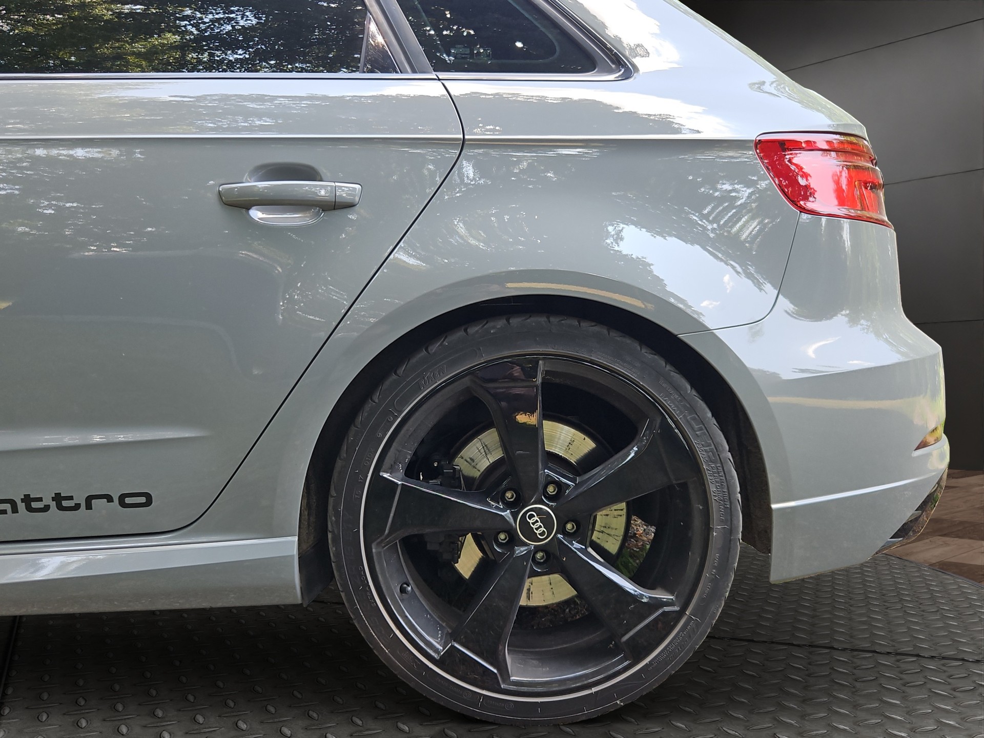 AUDI RS3 Sportback 2.5 TSI quattro S-tronic-image-11