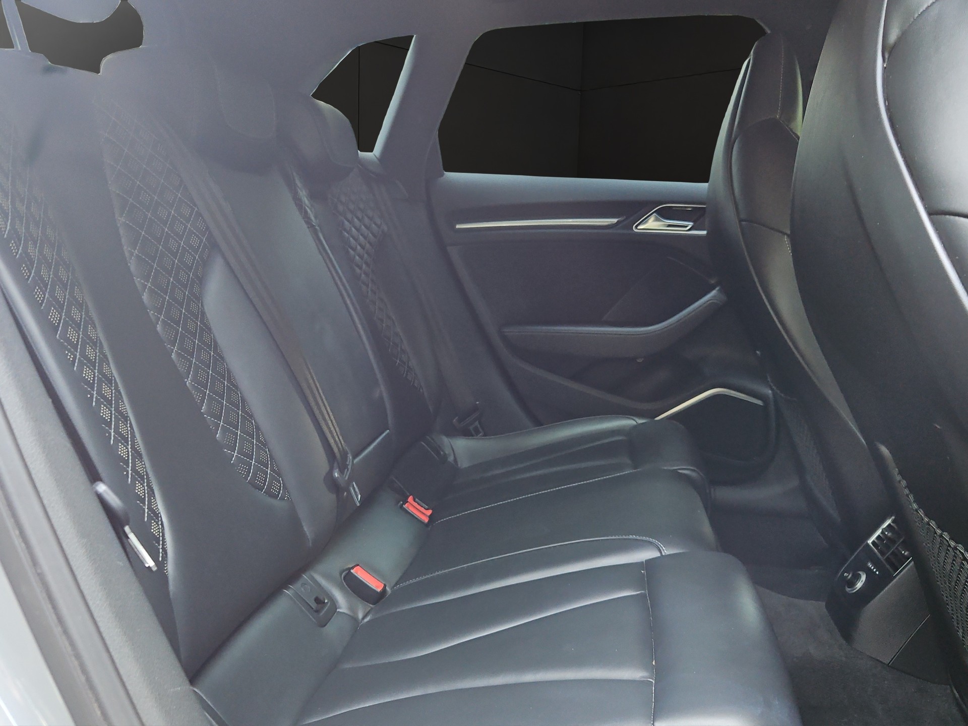 AUDI RS3 Sportback 2.5 TSI quattro S-tronic-image-15