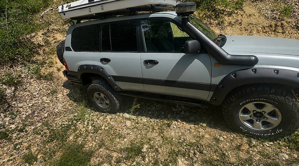 TOYOTA LAND CRUISER-image-3