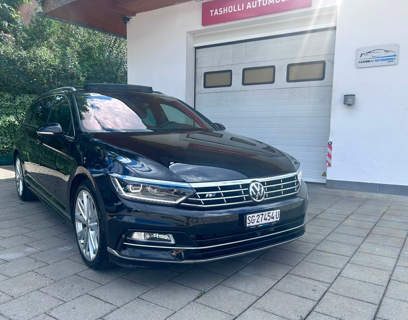 VW Passat Variant 2.0 TDI BMT R-Line DSG 4Motion-image-0