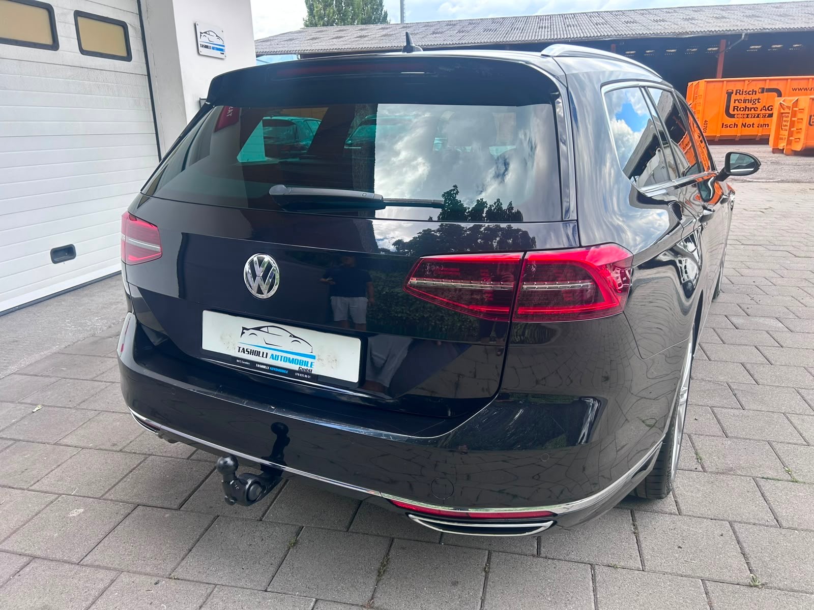VW Passat Variant 2.0 TDI BMT R-Line DSG 4Motion-image-4