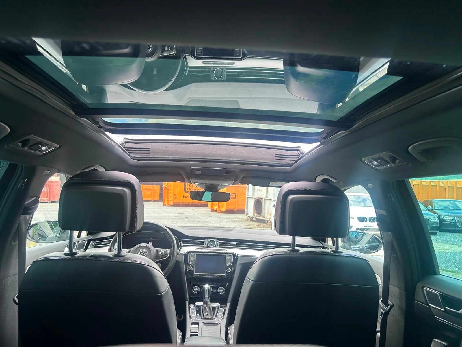 VW Passat Variant 2.0 TDI BMT R-Line DSG 4Motion-image-11