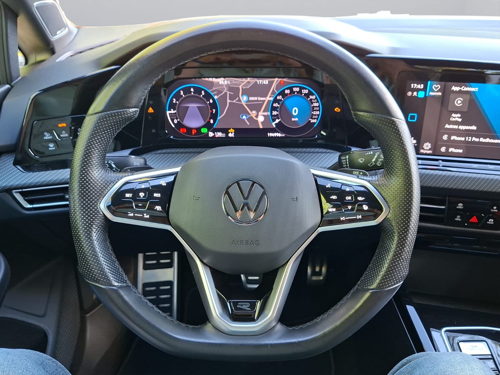 VW Golf 1.5 eTSI mHEV ACT R-Line DSG-image-11