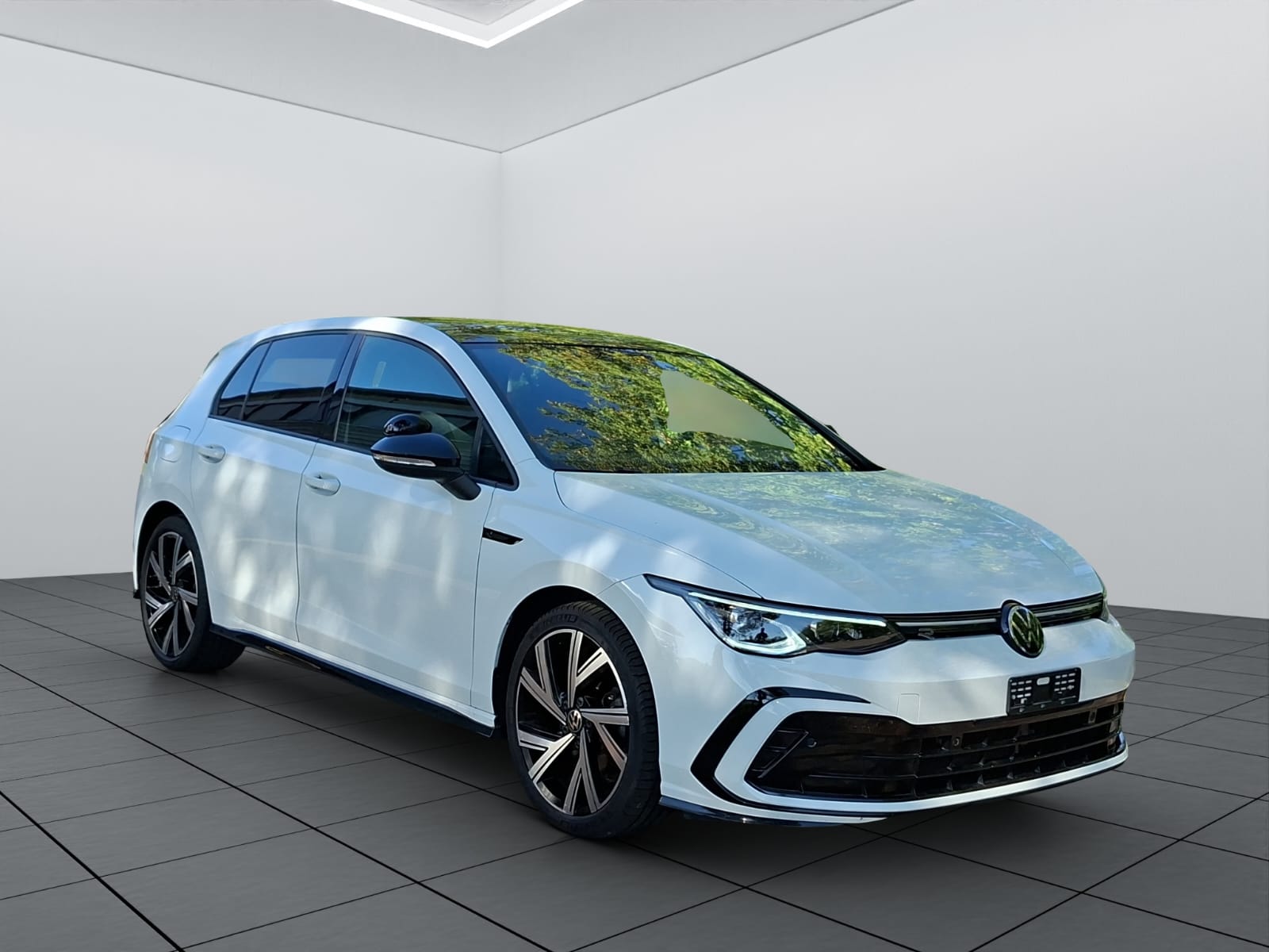 VW Golf 1.5 eTSI mHEV ACT R-Line DSG-image-2