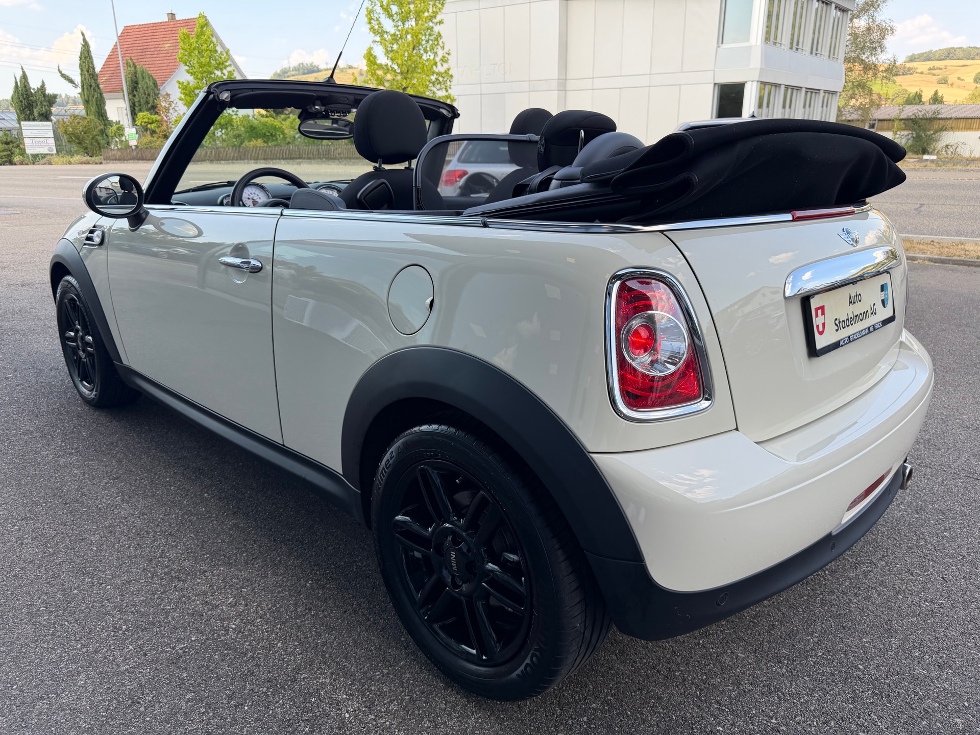 MINI Cabrio R57 1.6i Cooper-image-14