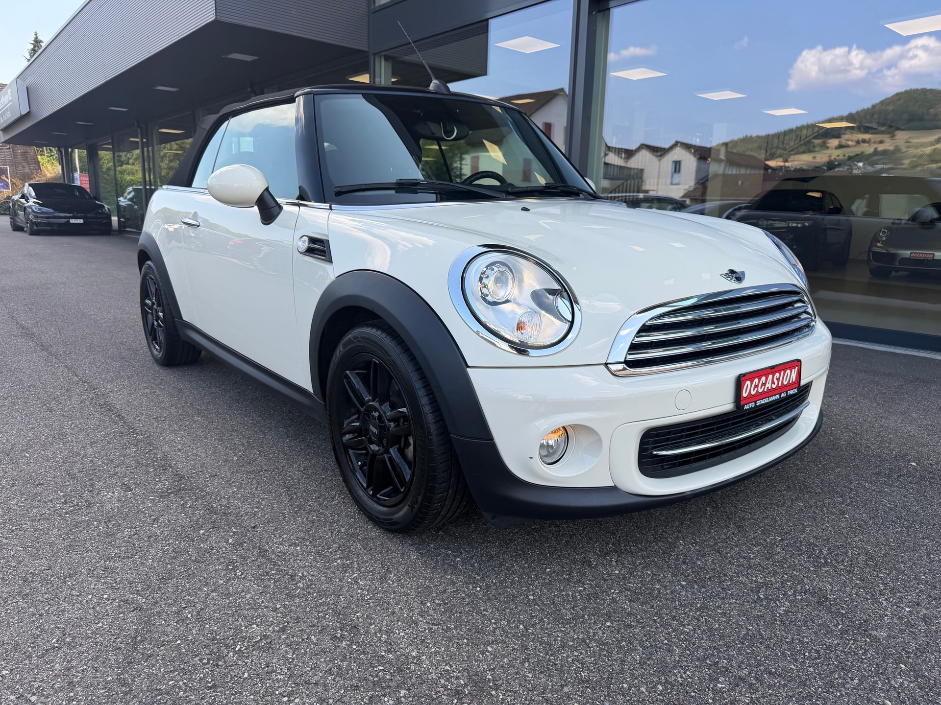 MINI Cabrio R57 1.6i Cooper-image-0