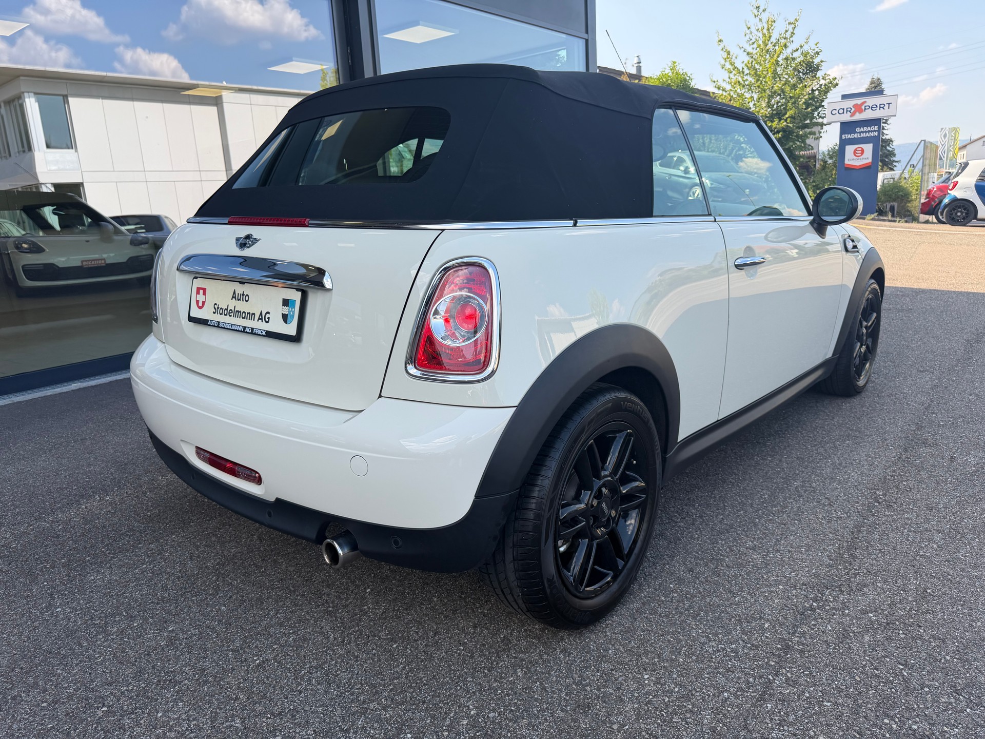 MINI Cabrio R57 1.6i Cooper-image-2