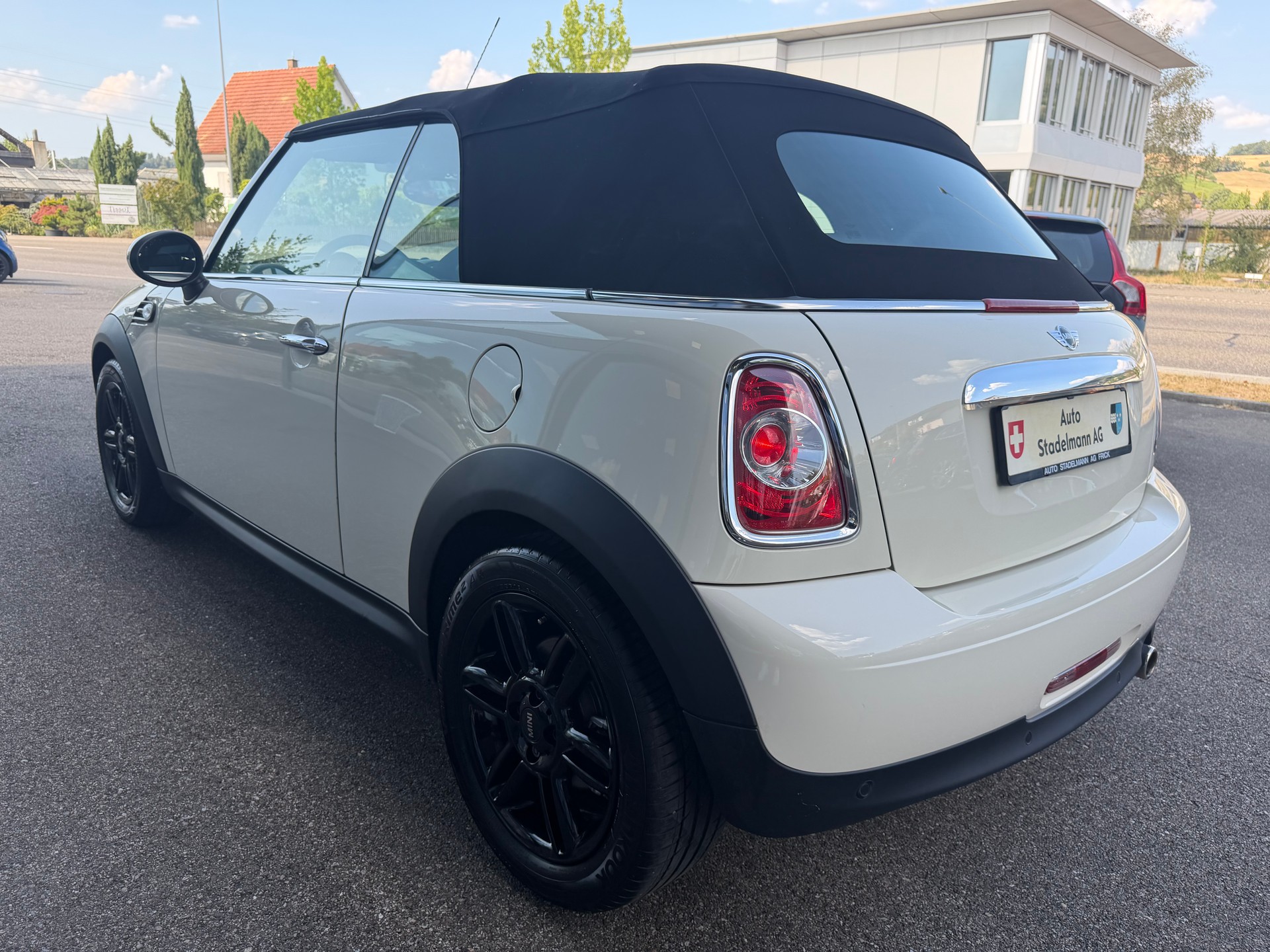 MINI Cabrio R57 1.6i Cooper-image-5