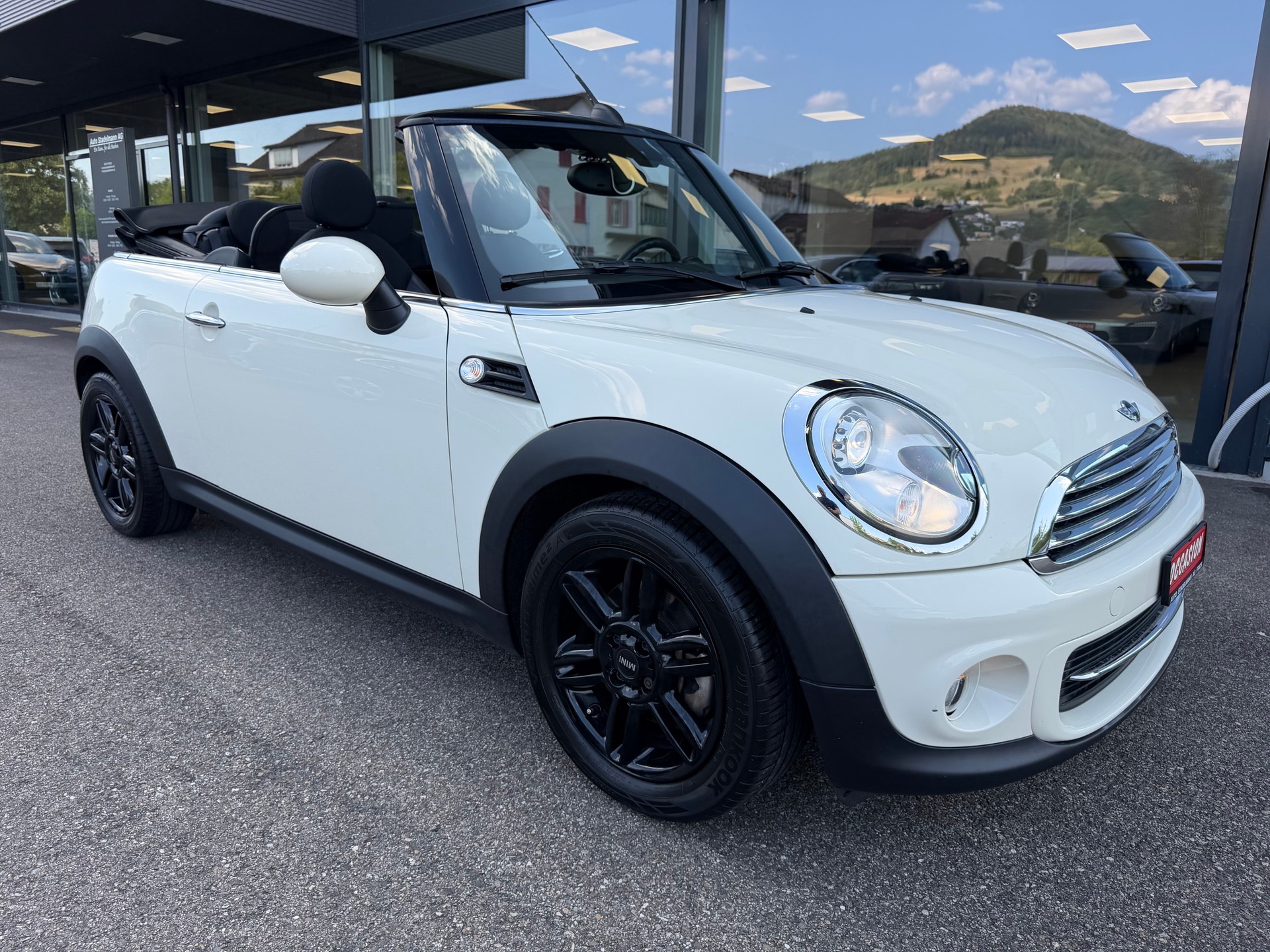 MINI Cabrio R57 1.6i Cooper-image-11