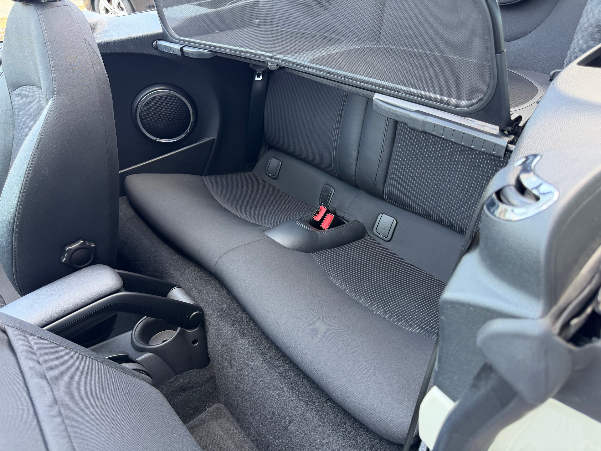 MINI Cabrio R57 1.6i Cooper-image-22