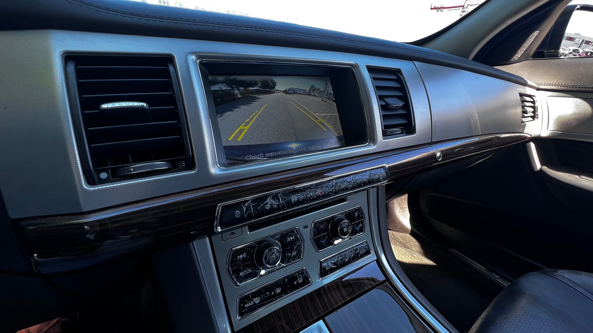JAGUAR XF 3.0 V6 S/C 4x4-image-14