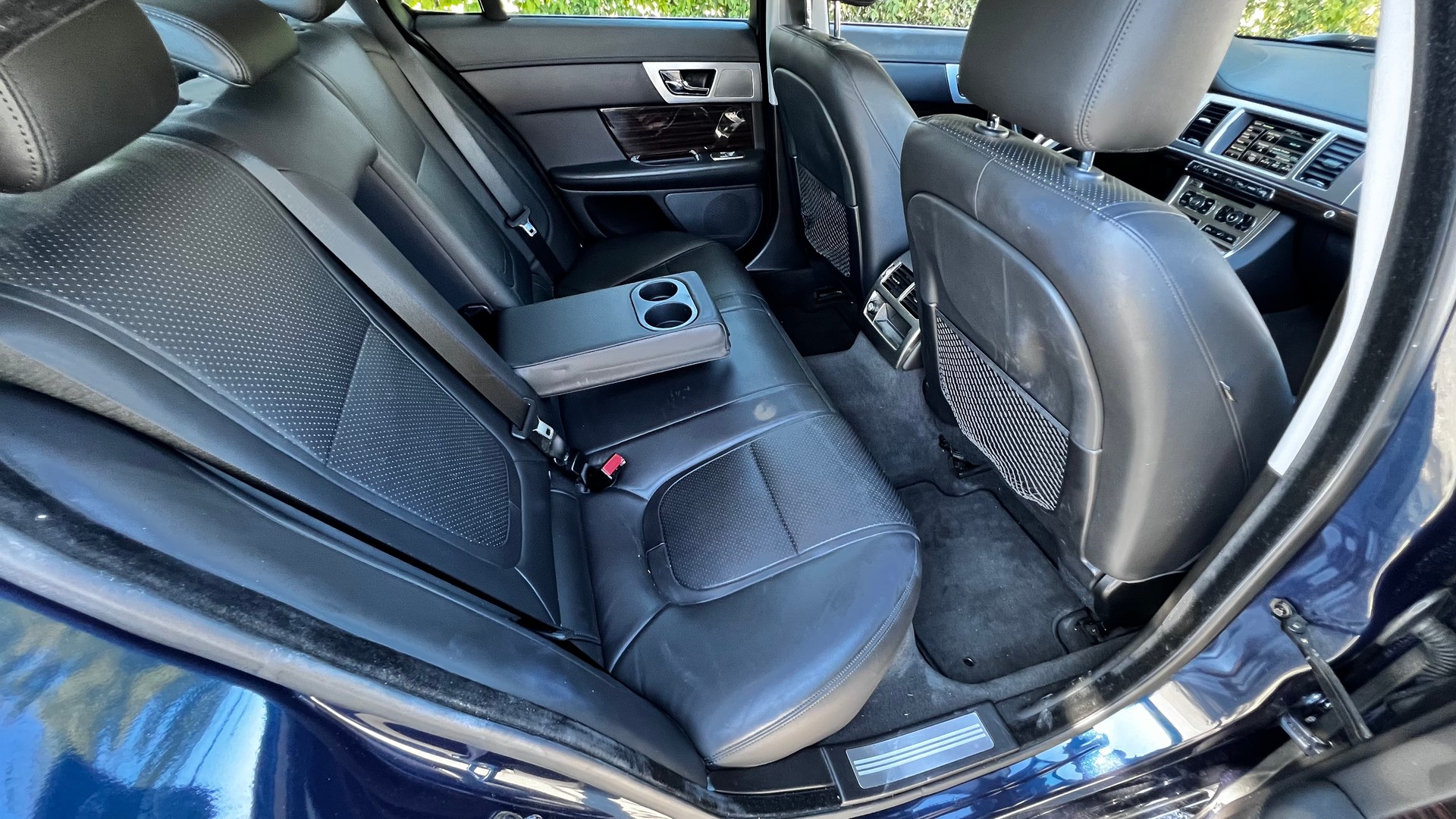 JAGUAR XF 3.0 V6 S/C 4x4-image-12