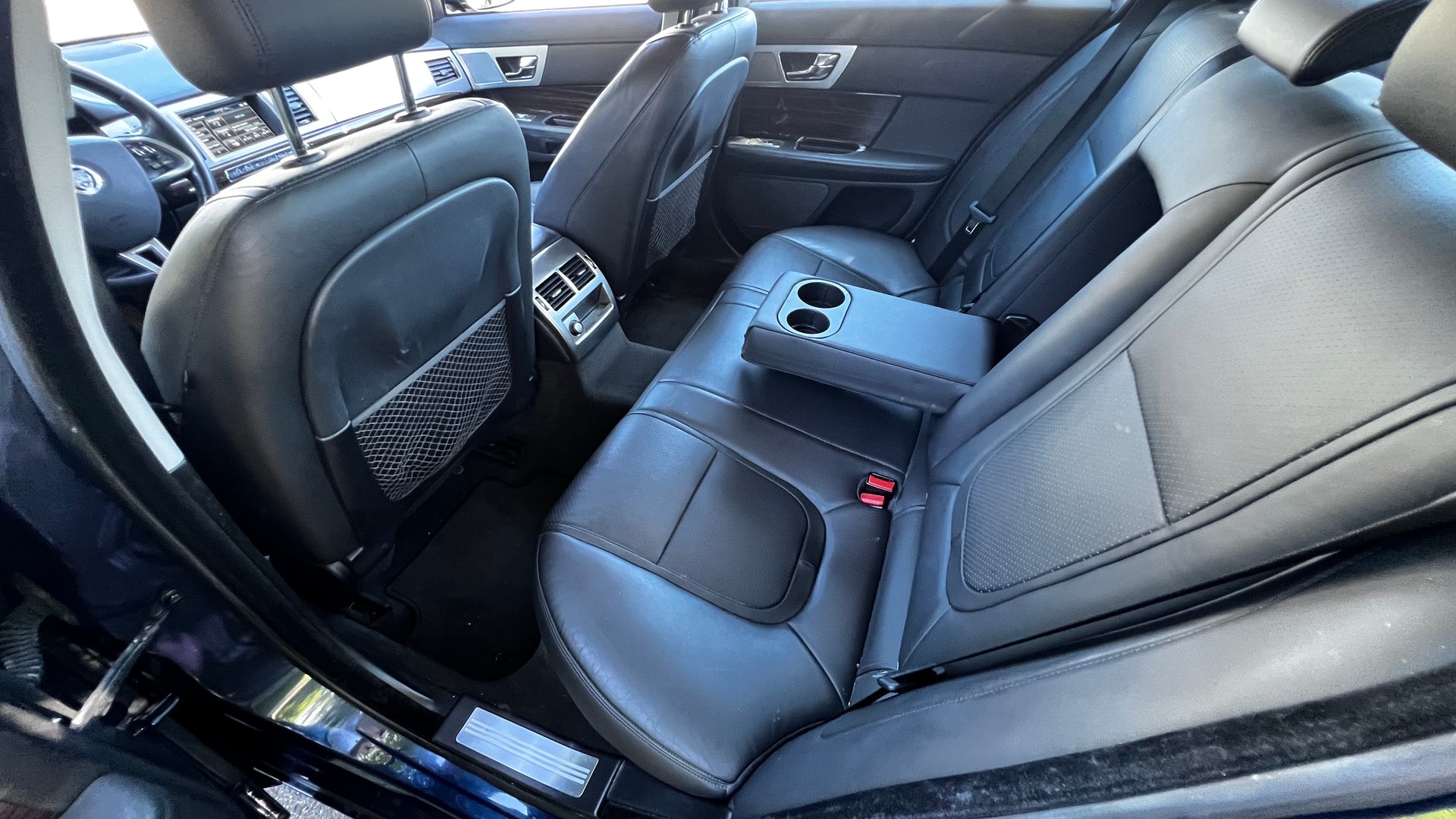 JAGUAR XF 3.0 V6 S/C 4x4-image-13