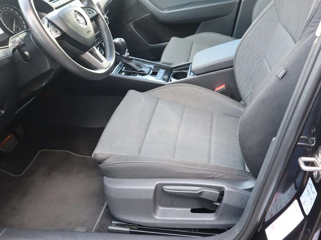 SKODA Superb Combi 1.5 TSI ACT Ambition DSG ** Panorama Glasdach ** Gr-Navigation **-image-11