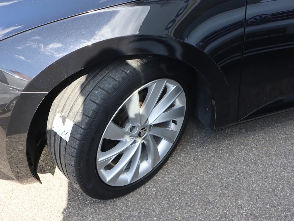 SKODA Superb Combi 1.5 TSI ACT Ambition DSG ** Panorama Glasdach ** Gr-Navigation **-image-13