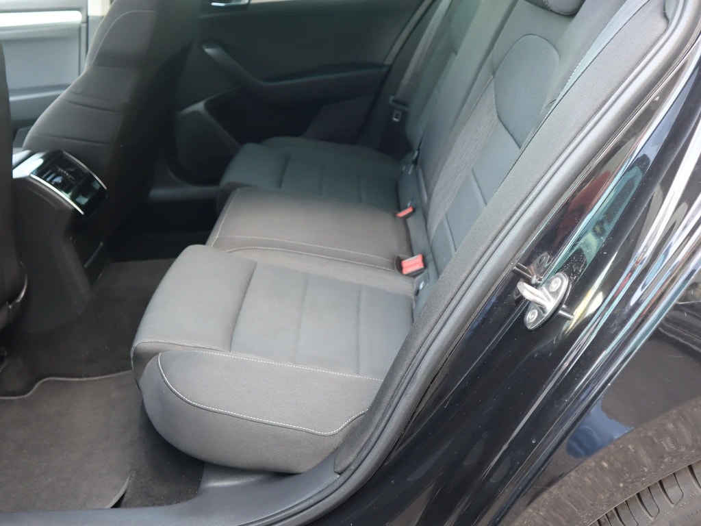 SKODA Superb Combi 1.5 TSI ACT Ambition DSG ** Panorama Glasdach ** Gr-Navigation **-image-12