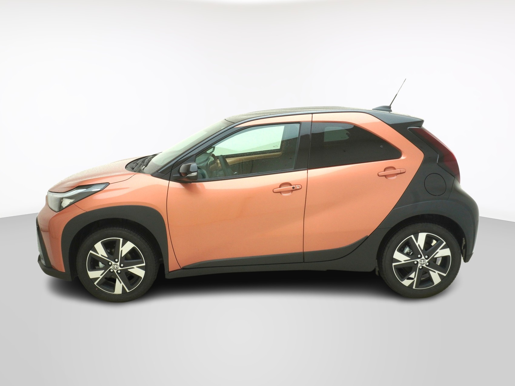 TOYOTA Aygo X 1.5 VVT-i HSD Trend-image-1