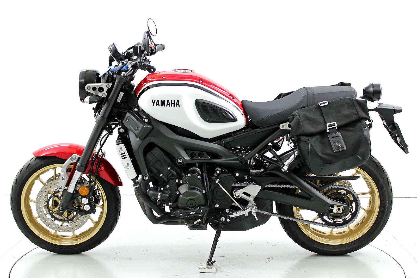 YAMAHA XSR 900 ABS-image-4