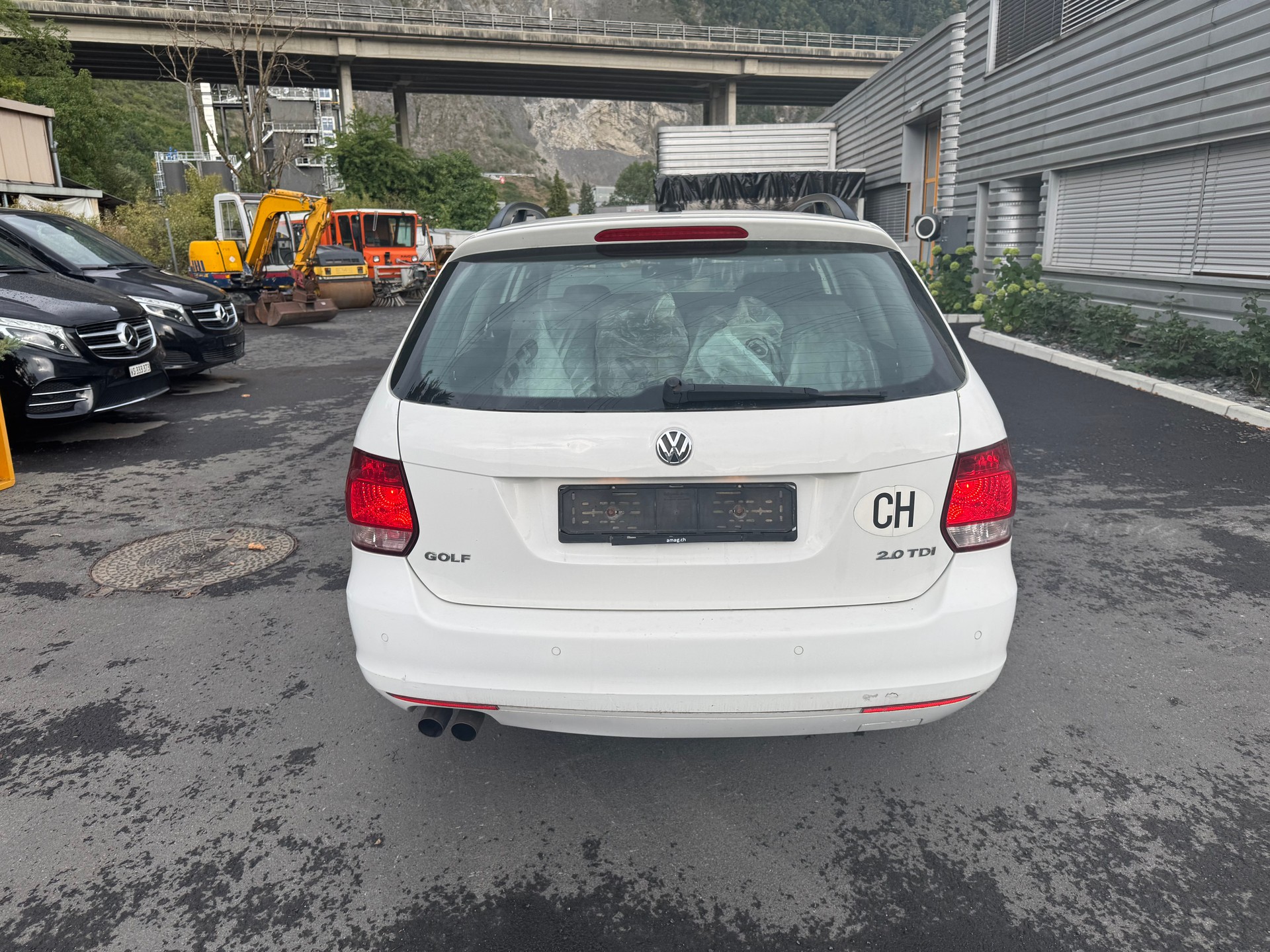 VW Golf Variant 2.0 TDI Highline-image-3