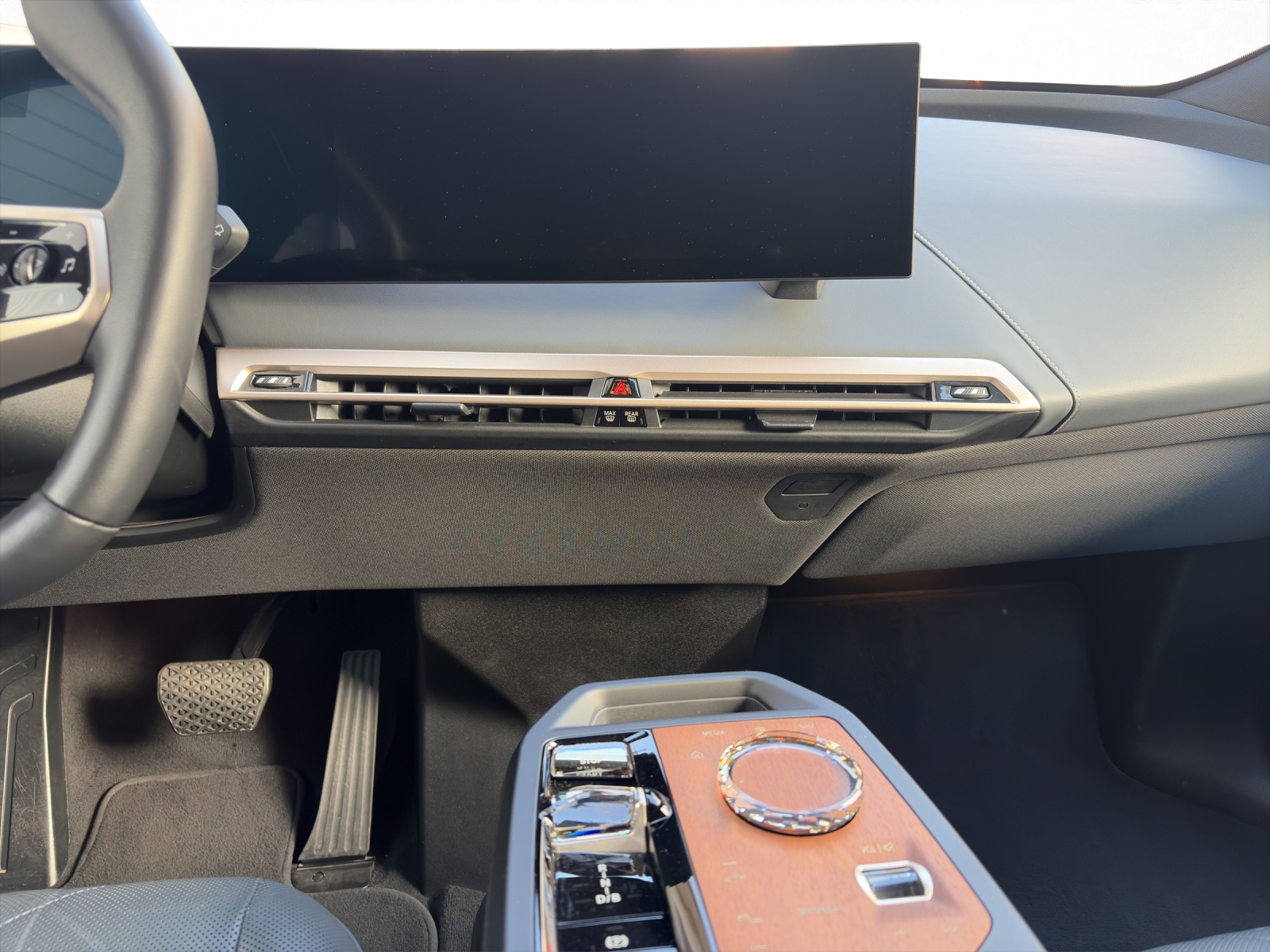BMW iX M60-image-11