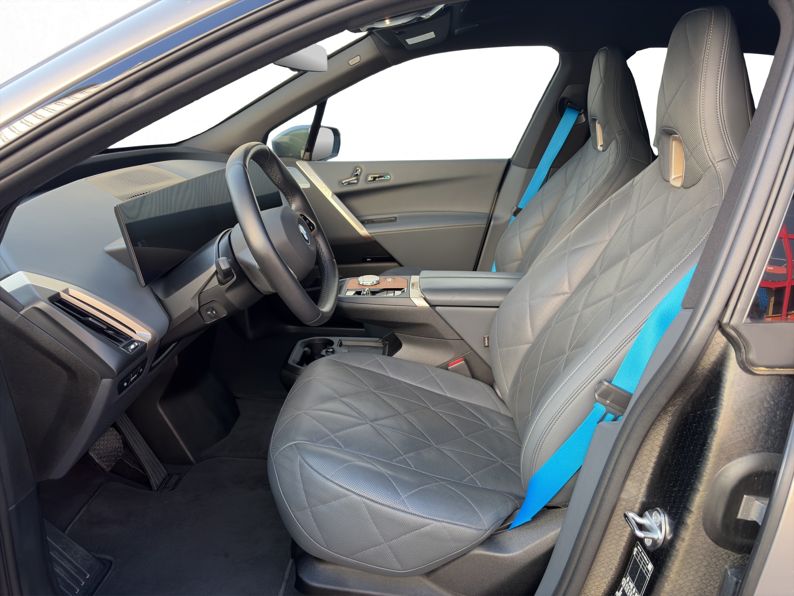 BMW iX M60-image-9