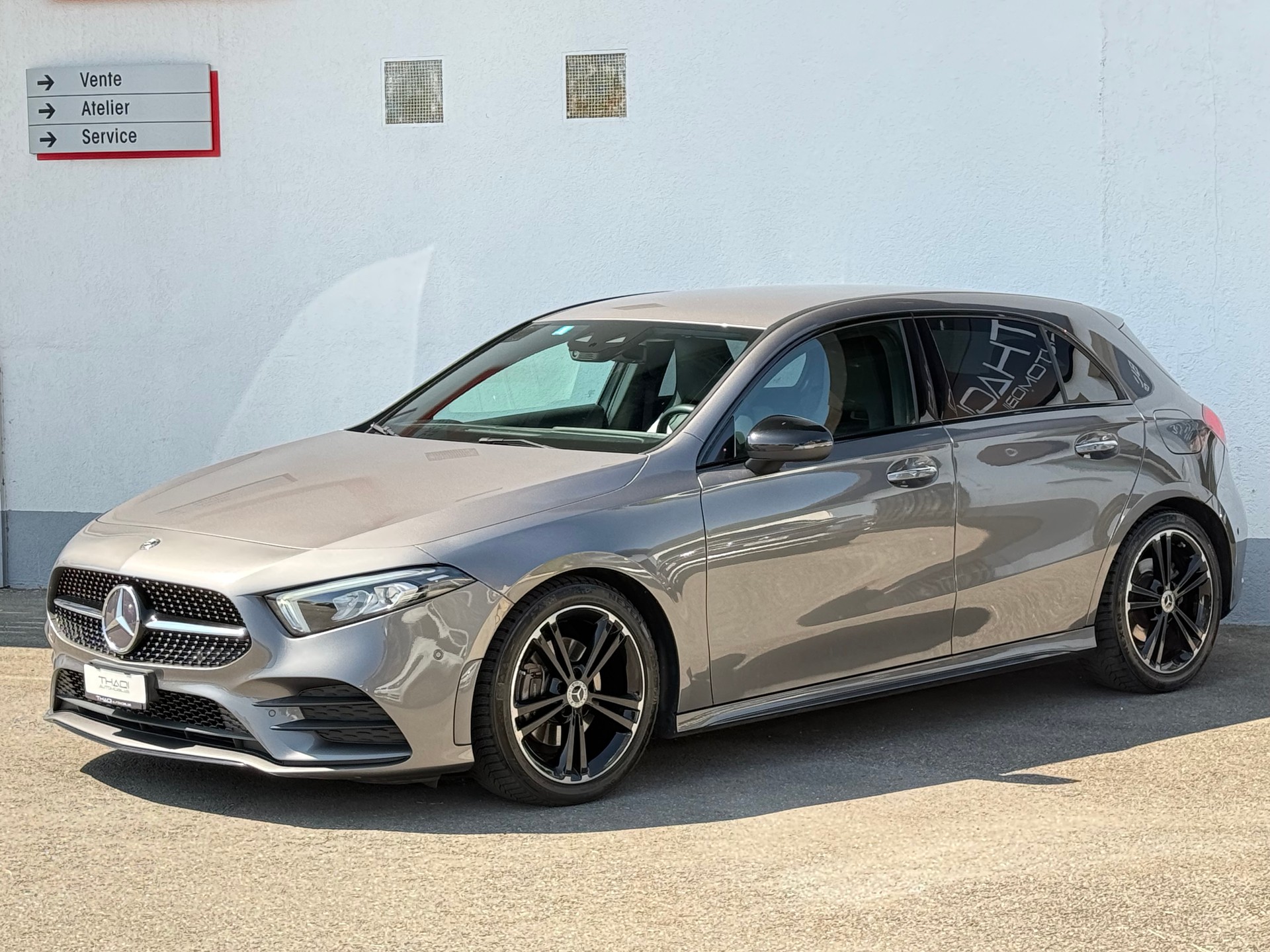 MERCEDES-BENZ A 200 AMG Line 7G-DCT-image-5