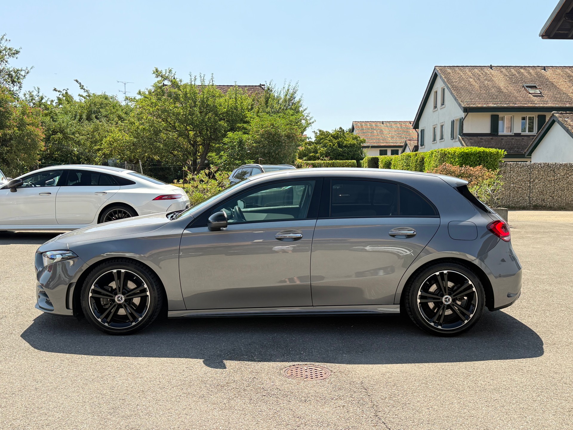 MERCEDES-BENZ A 200 AMG Line 7G-DCT-image-13
