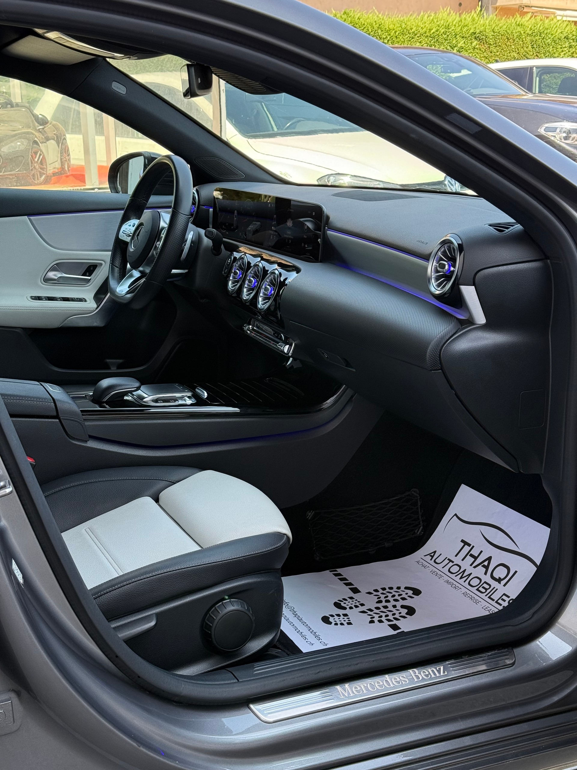 MERCEDES-BENZ A 200 AMG Line 7G-DCT-image-22