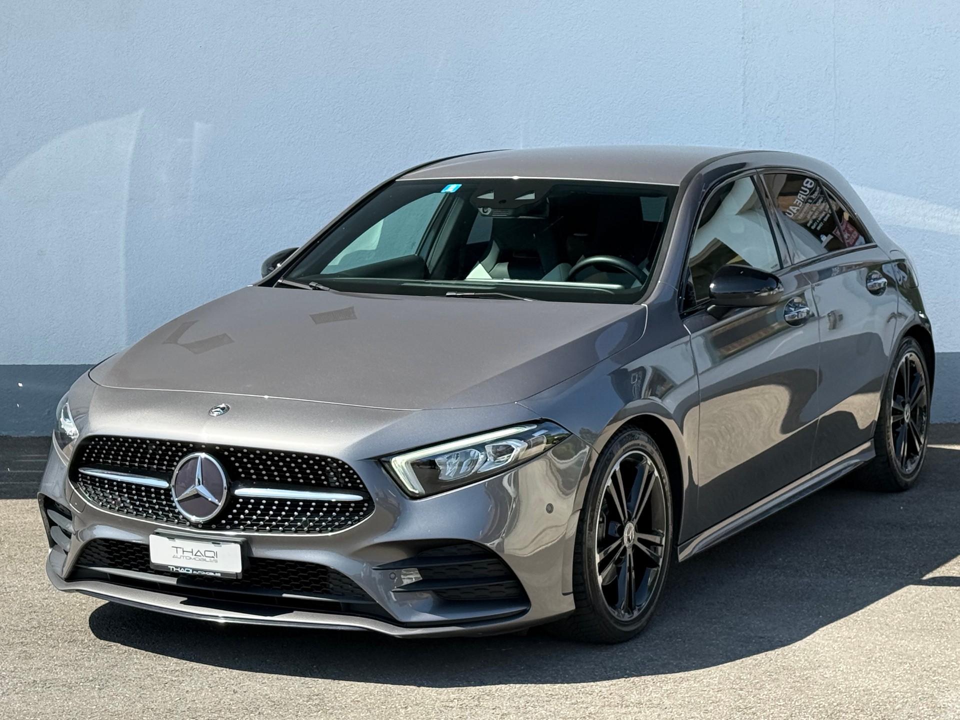 MERCEDES-BENZ A 200 AMG Line 7G-DCT-image-2