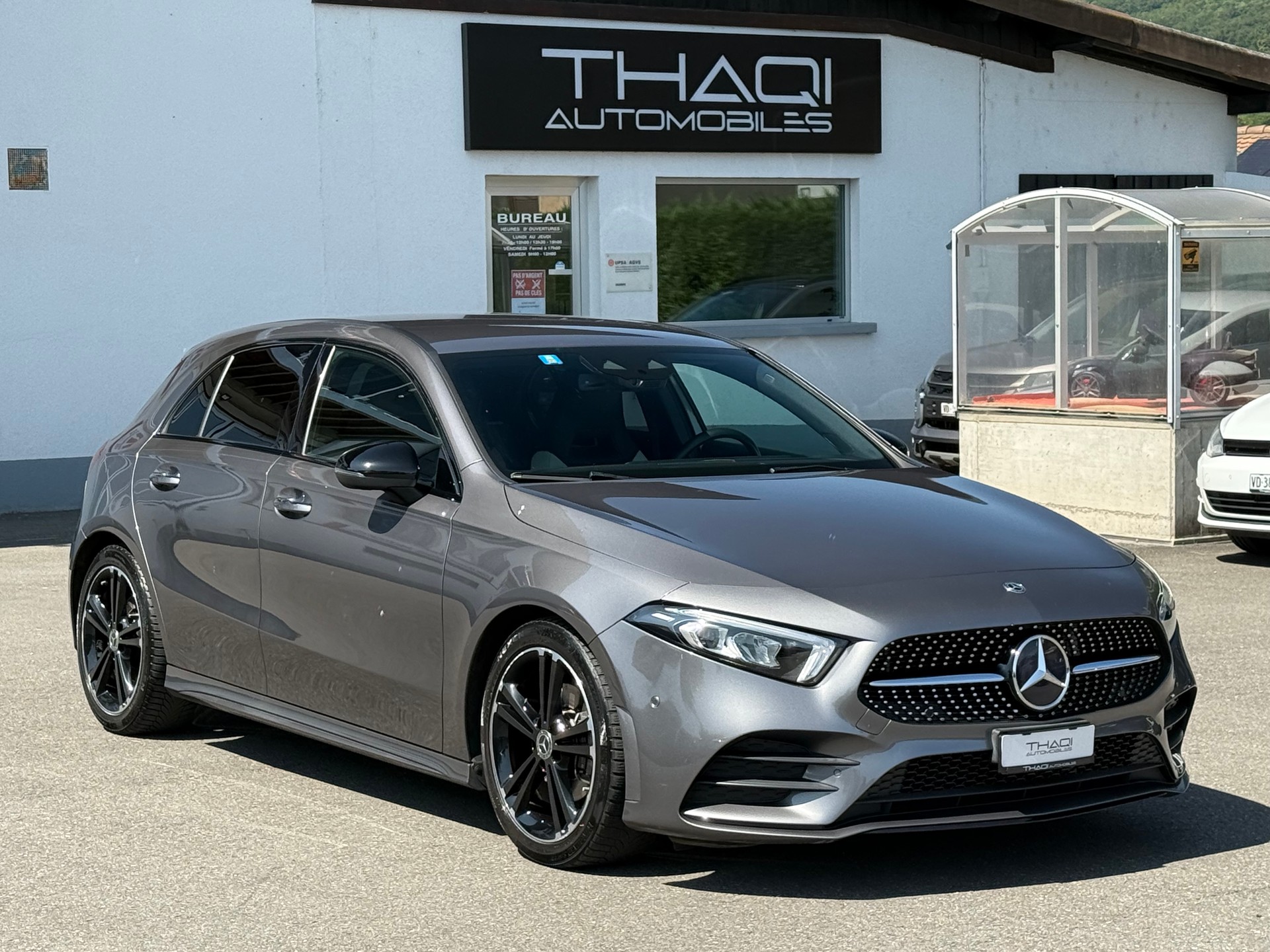 MERCEDES-BENZ A 200 AMG Line 7G-DCT-image-11