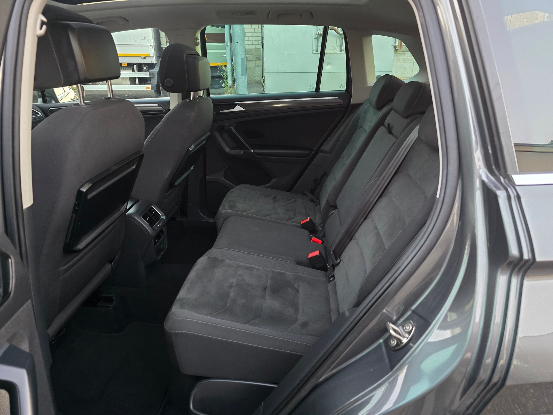 VW Tiguan 2.0 TDI SCR Highline 4Motion DSG-image-14