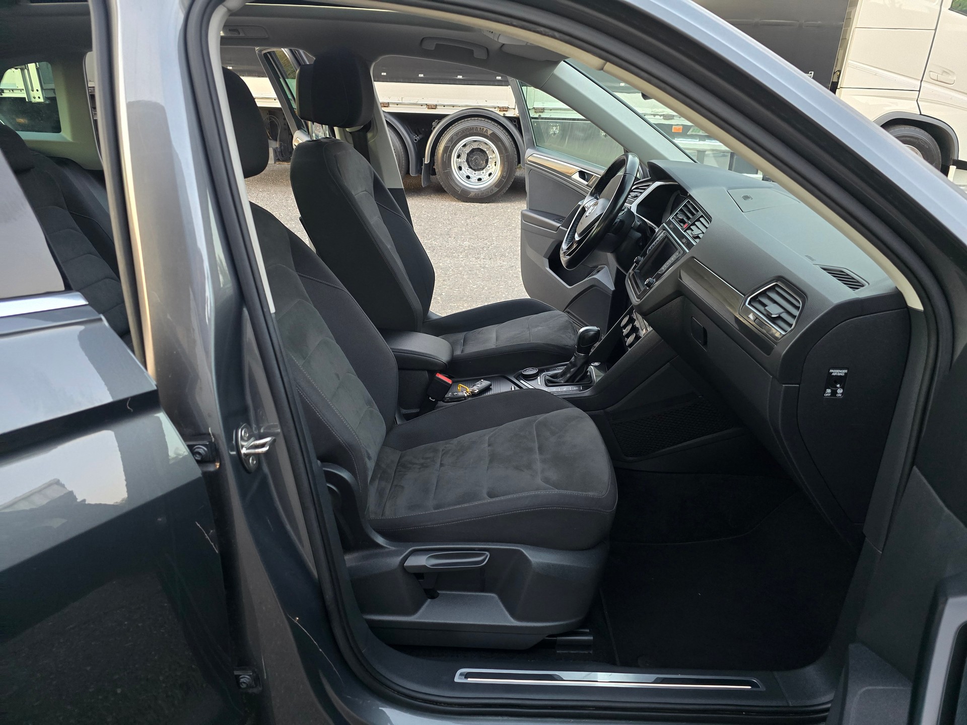 VW Tiguan 2.0 TDI SCR Highline 4Motion DSG-image-16