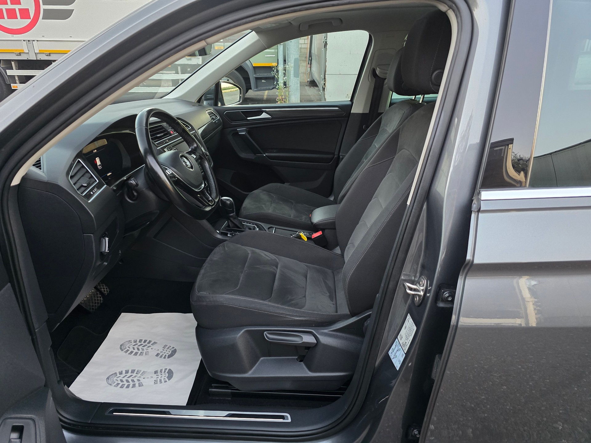 VW Tiguan 2.0 TDI SCR Highline 4Motion DSG-image-11