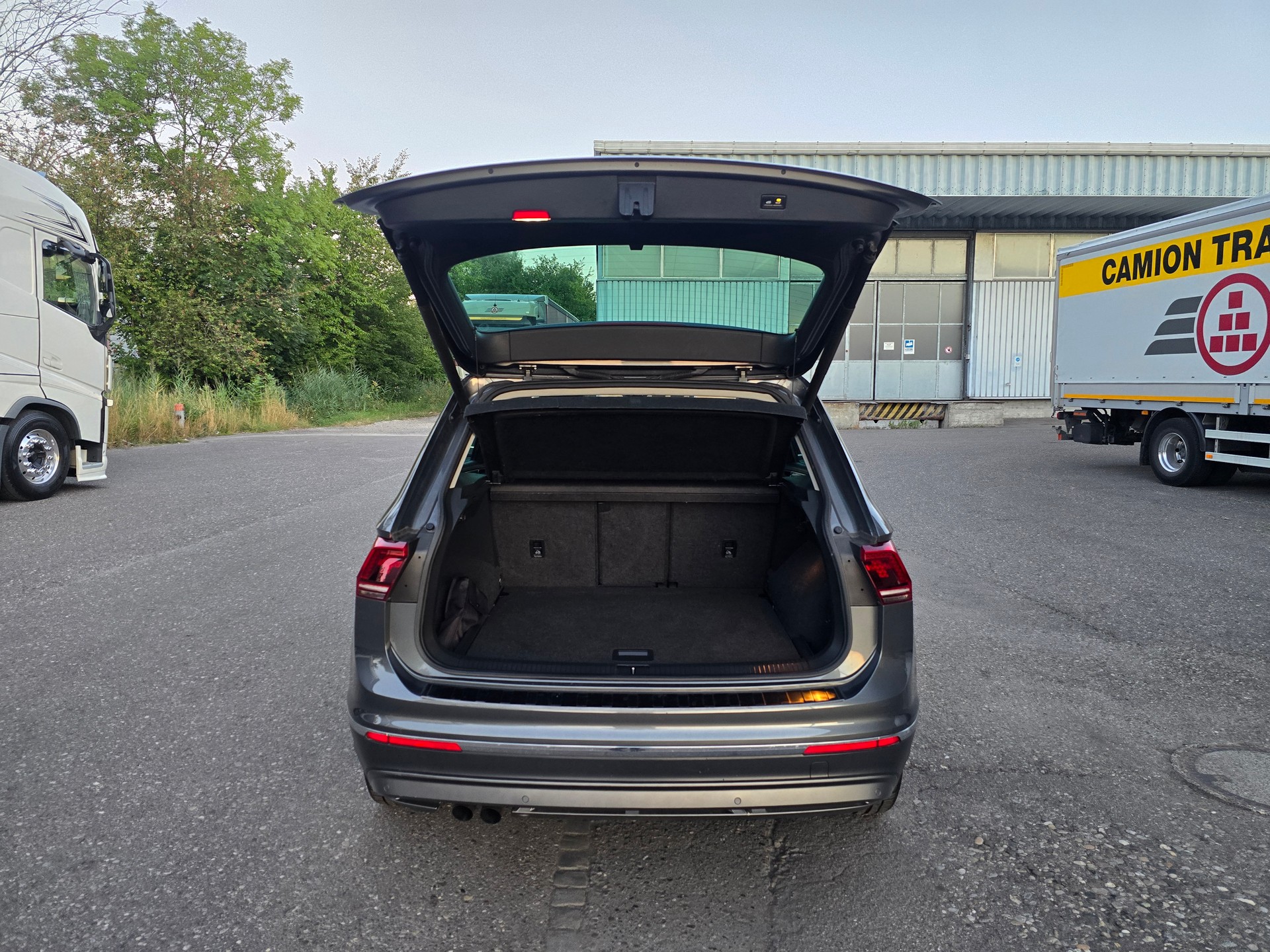 VW Tiguan 2.0 TDI SCR Highline 4Motion DSG-image-6