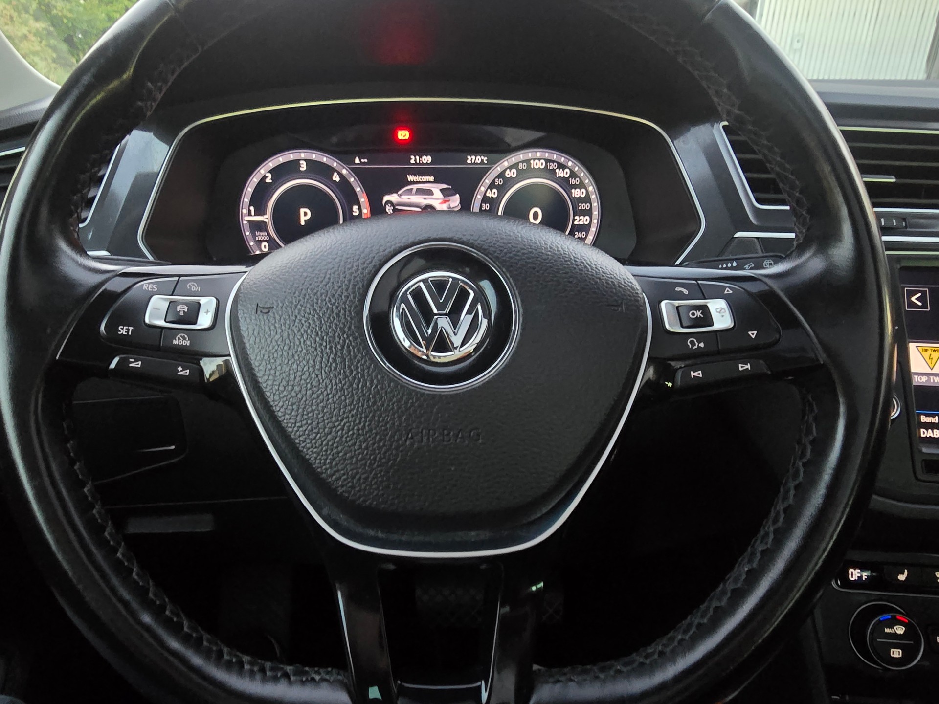 VW Tiguan 2.0 TDI SCR Highline 4Motion DSG-image-21