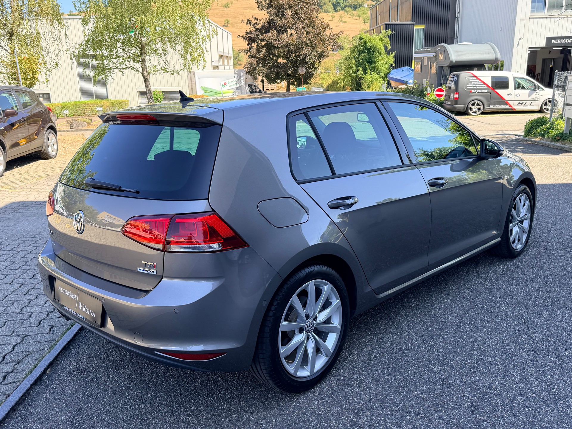 VW Golf 1.4 TSI Lounge DSG-image-2