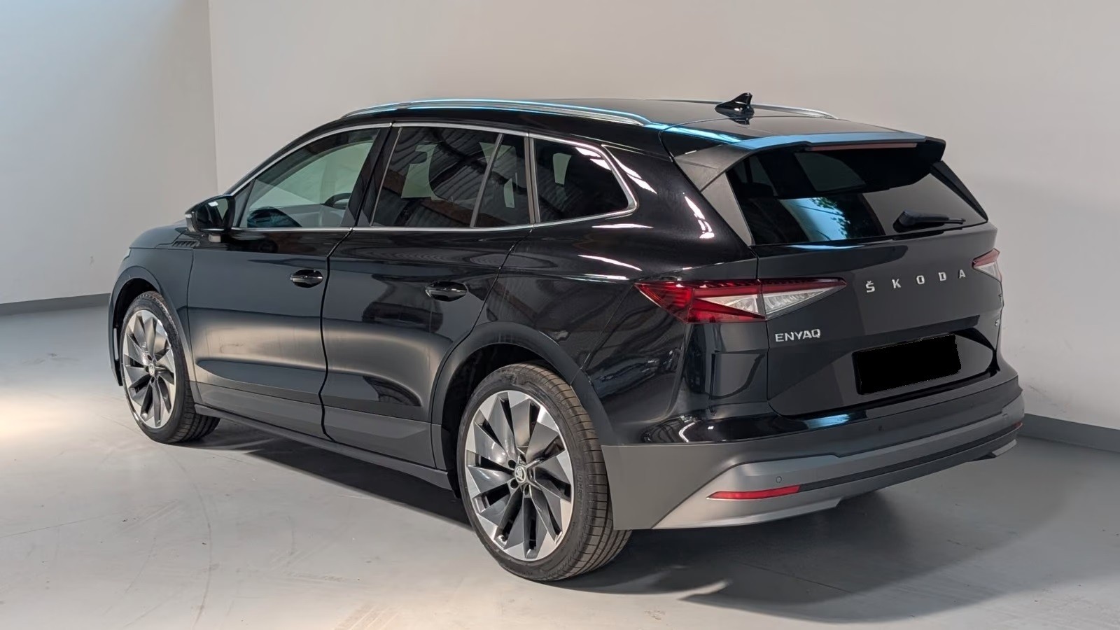 SKODA Enyaq iV 80x-image-4