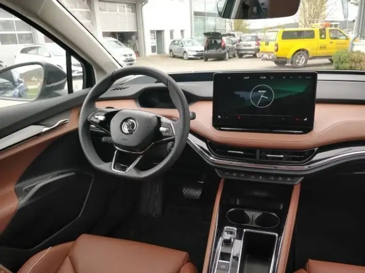 SKODA Enyaq iV 80x-image-2