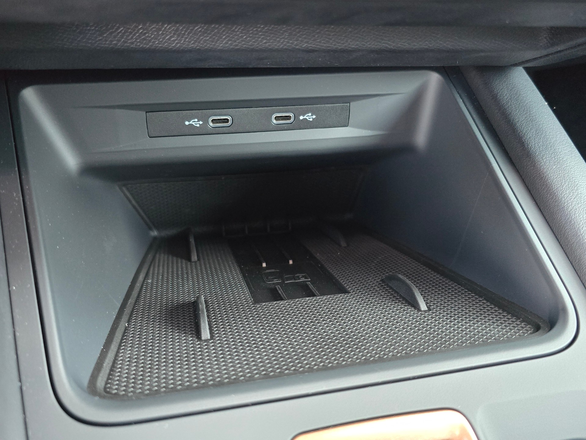 CUPRA LEON 2.0 TSI VZ DSG-image-27