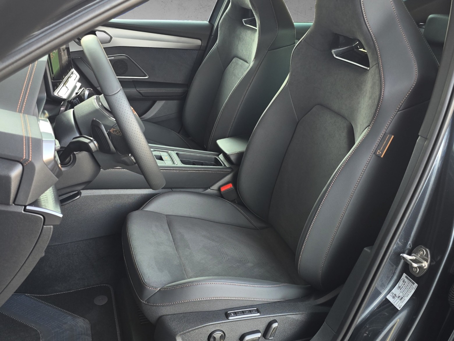 CUPRA LEON 2.0 TSI VZ DSG-image-9