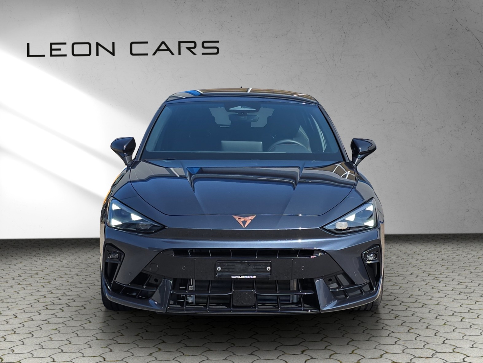 CUPRA LEON 2.0 TSI VZ DSG-image-1